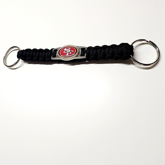San Francisco 49ers Keychain Souvenir NFL Great Gift For Your Loved One - Picture 1 of 4